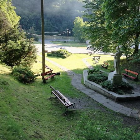 Parva Foresta Lejlighed Miskolc Eksteriør billede